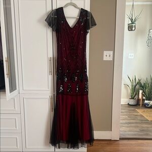 Chic Black and Red Maxi Dress